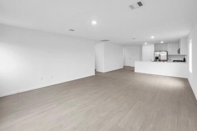 Building Photo - 15671 Plum Brk Dr