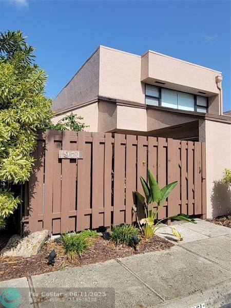 Foto del edificio - 971 NW 122nd Terrace
