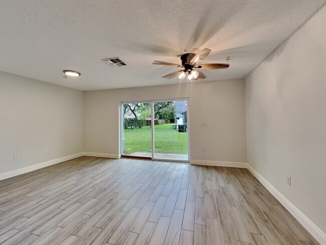 Foto del edificio - 12233 Fox Hound Ln