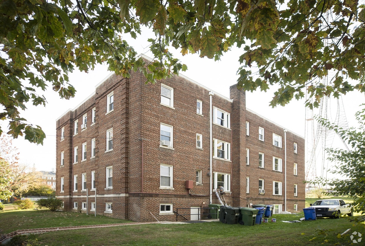 Foto del edificio - 6024 8th St NW
