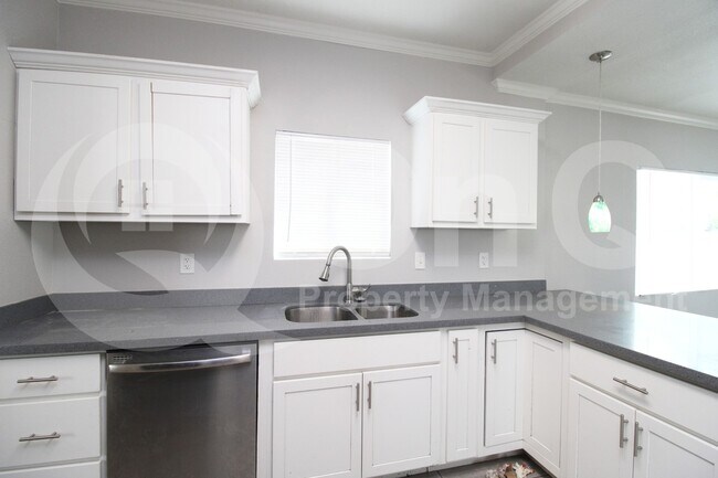 Foto del edificio - 805 N 10th Ave