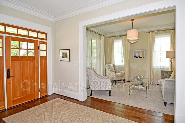 Foto del edificio - 2808 N Underwood St