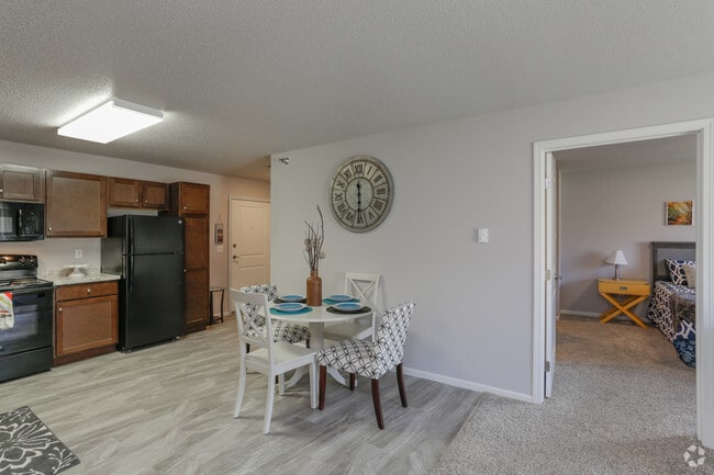 2HAB, 2BA - 1,050 ft² - The Reserve at Bison Crossing