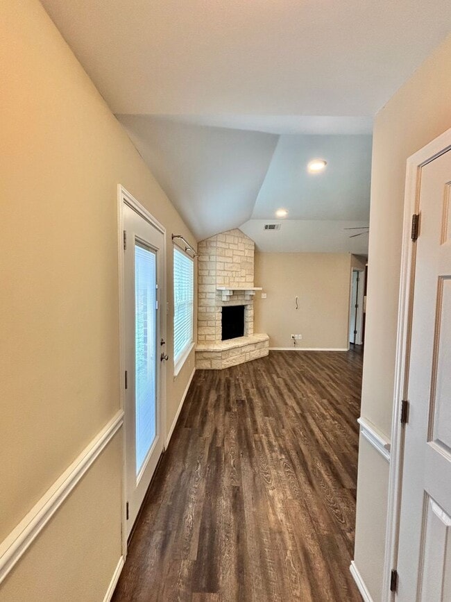 Building Photo - Coming Soon!!! 3 Bedroom Home!!!