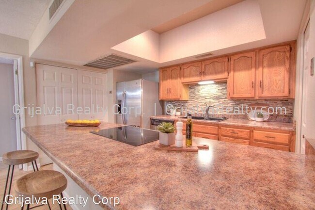 Building Photo - 2 br, 2 bath House - 1200 River E-56