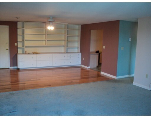 Foto principal - 1321 Worcester Rd