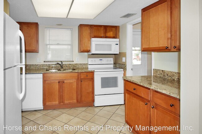 Building Photo - 2 br, 2 bath House - 105 Base Avenue E