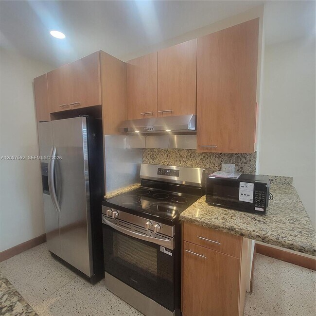 Foto del edificio - 7400 Harding Ave