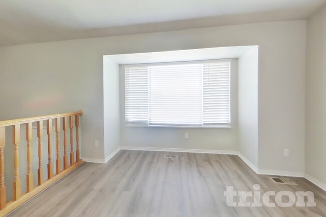 Building Photo - 5206 Midland Dr