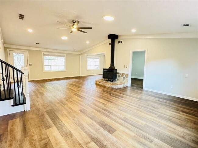 Foto del edificio - 1372 Bennett Rd