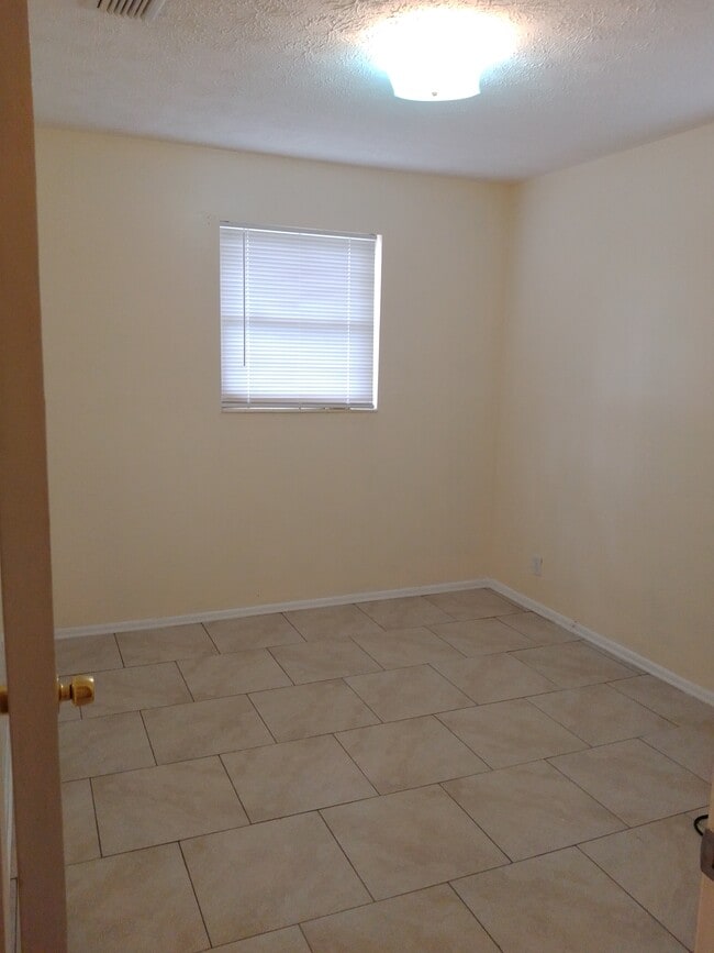 Foto del edificio - 2537 Chris Ct