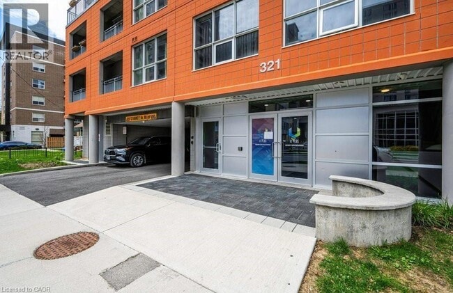 Building Photo - 321 Spruce St