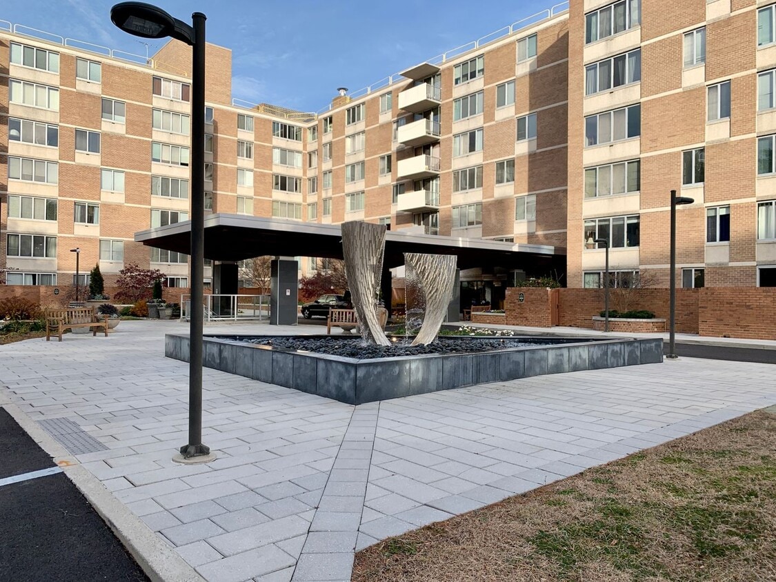 Primary Photo - Short Term Rental-Special! Spectacular Stu...