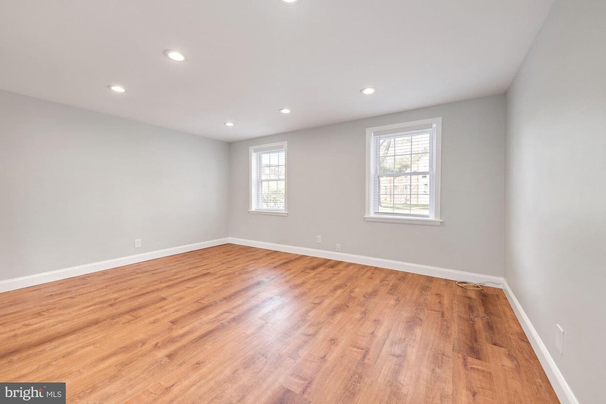 2211 Washington Ave Unit 103, Silver Spring, MD 20910 Apartment for
