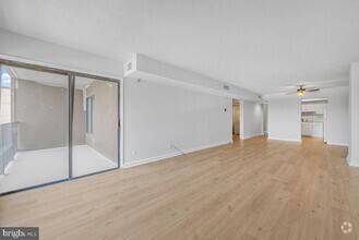 Building Photo - 9200 Edwards Way