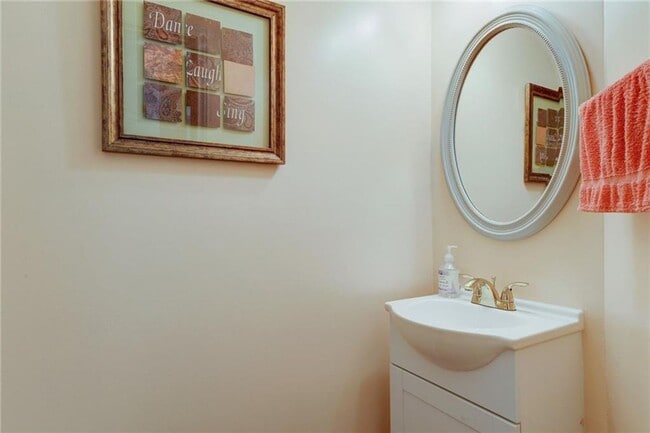 Foto del edificio - Great 4 bed 2.5 bath on Greenbelt