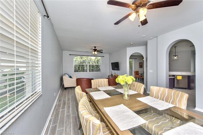 Foto del edificio - 11533 Woodmount Ln