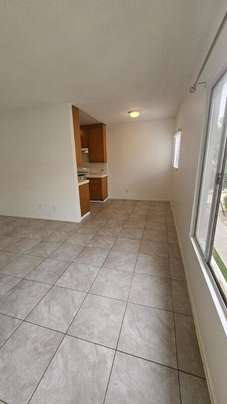 Building Photo - 866 W 126th St