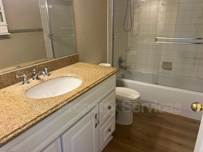 Foto del edificio - 8631 Hummingbird Way