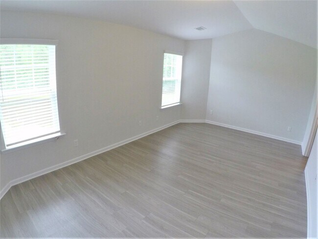 Foto del edificio - 18 St Augustine Way