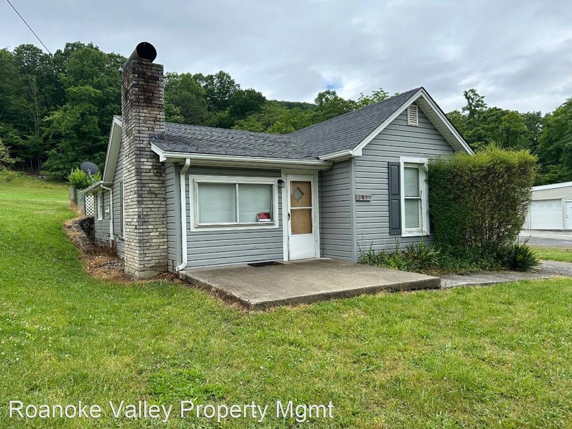 Foto del edificio - 2 br, 1 bath House - 3821 Yellow Mountain ...