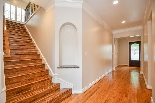 Building Photo - 7626 E Jordan Cove