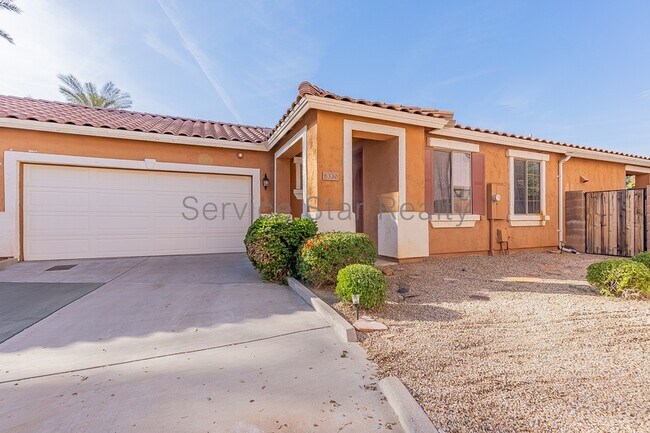 Foto del edificio - 6330 S Blake St