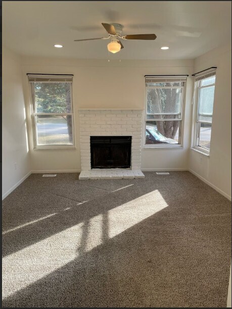 Foto del edificio - 11975 Hall Rd