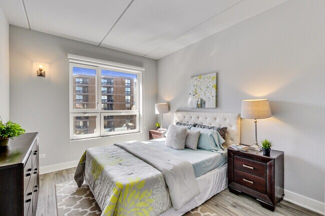 Foto del edificio - 311 W Division St