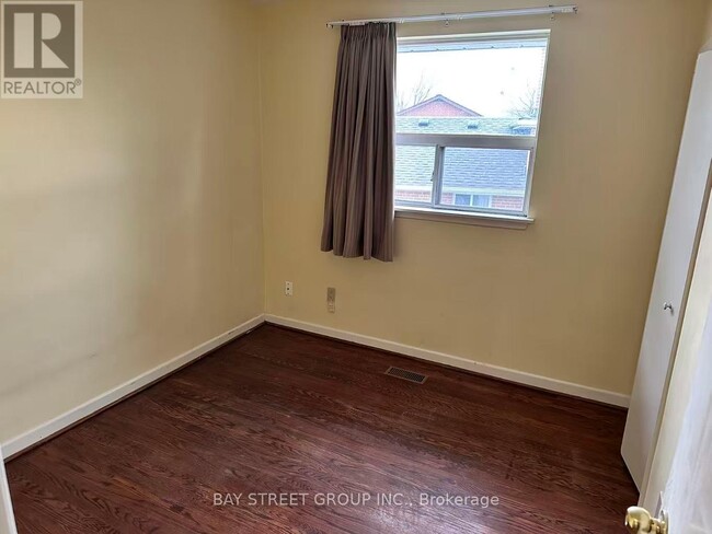 Photo du bâtiment - 40 Bellbury Crescent