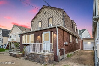 Building Photo - 49 Sea Drift Ave