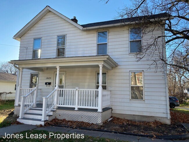 Building Photo - 4 br, 2 bath House - 2425 18th St A