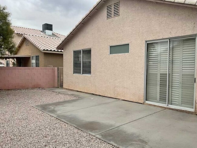 Foto del edificio - 5952 Hickory Nut Ave