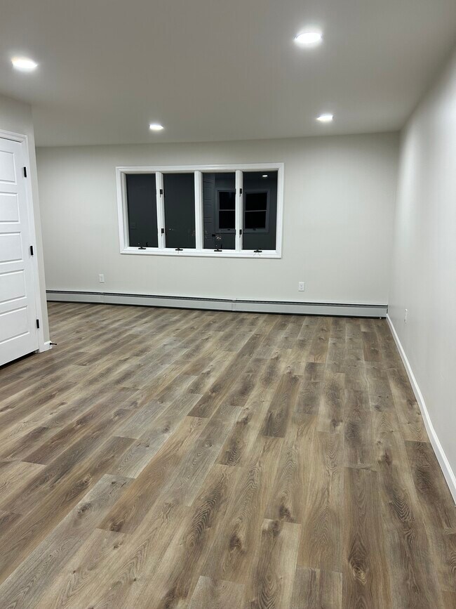 Foto del edificio - 258 Claywood Dr