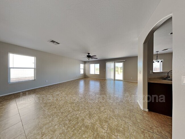 Foto del edificio - 905 S 224th Ln