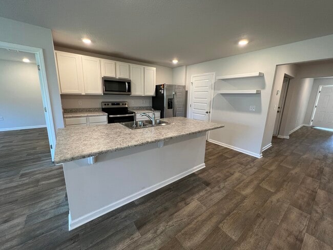 Building Photo - 399 This Way