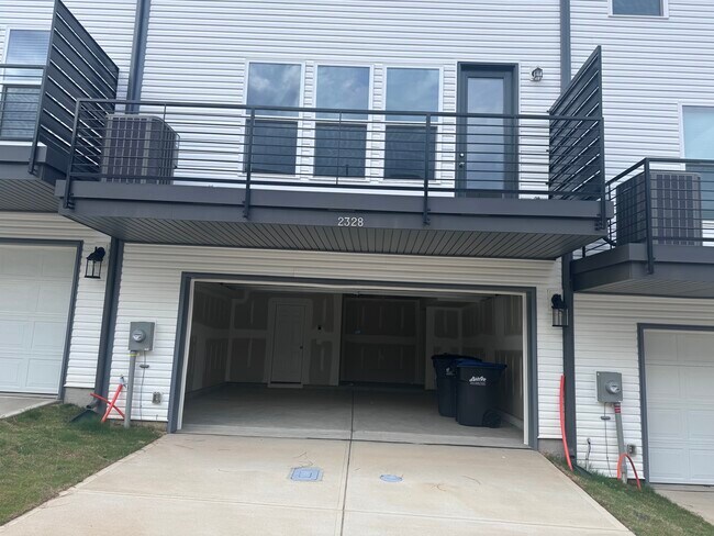 Building Photo - 2328 Donnelly Hills Ln