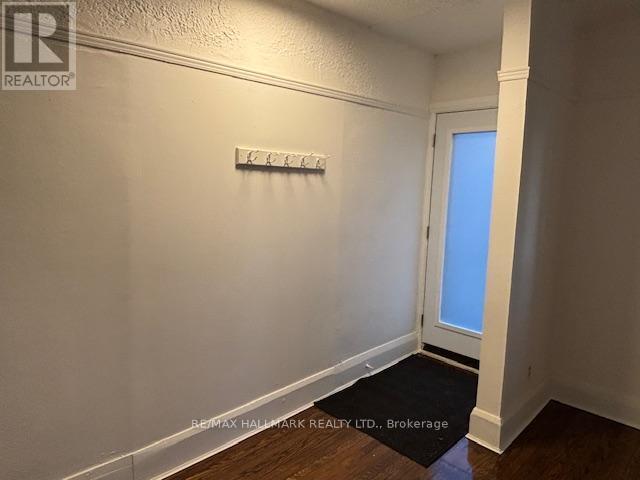 Building Photo - 8 Page St