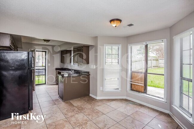 Building Photo - 6080 Selkirk Dr