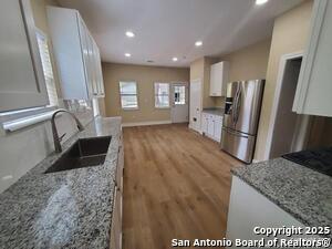 Foto del edificio - 1609 W Magnolia Ave