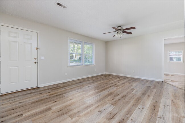 Foto del edificio - 110 Greenwood Cir
