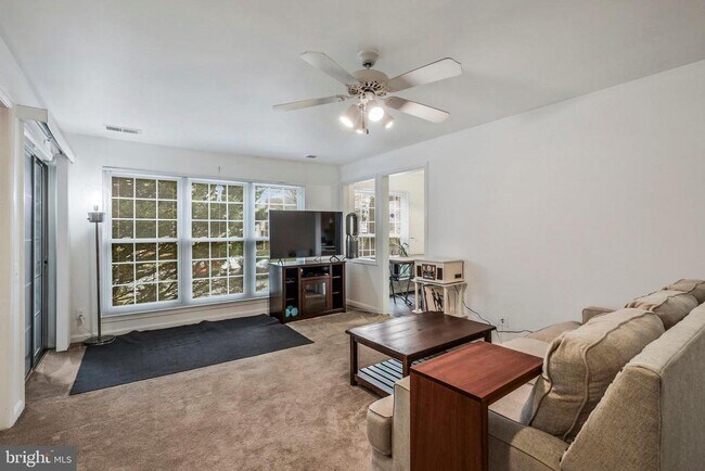 Foto del edificio - 9259 Cardinal Forest Ln