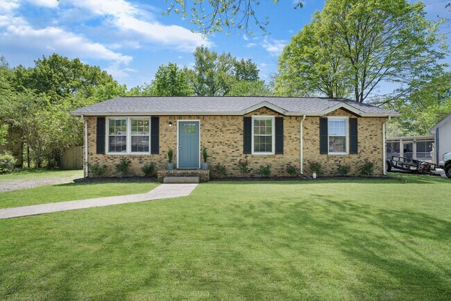 Building Photo - 402 Spencer Ln
