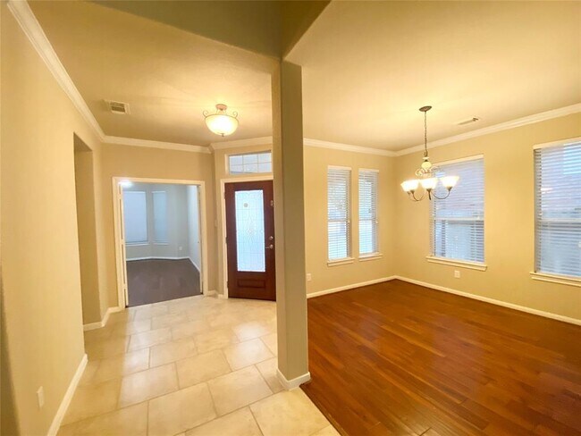 Building Photo - 5211 Shadow Breeze Ln