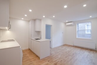Building Photo - 3495 Av Van Horne