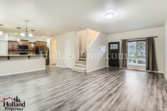 Building Photo - Charming 2-Story Home in Forest Grove!