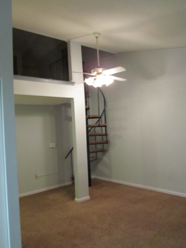 Foto del edificio - 197 Burgundy Hill Ln