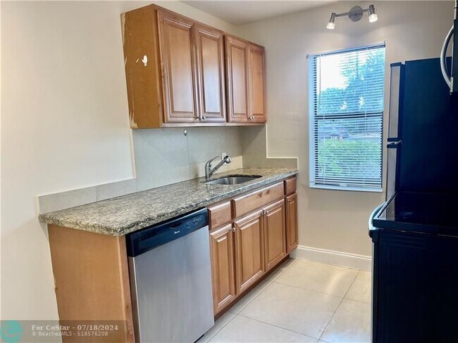 Foto del edificio - 607 NE 29th Dr