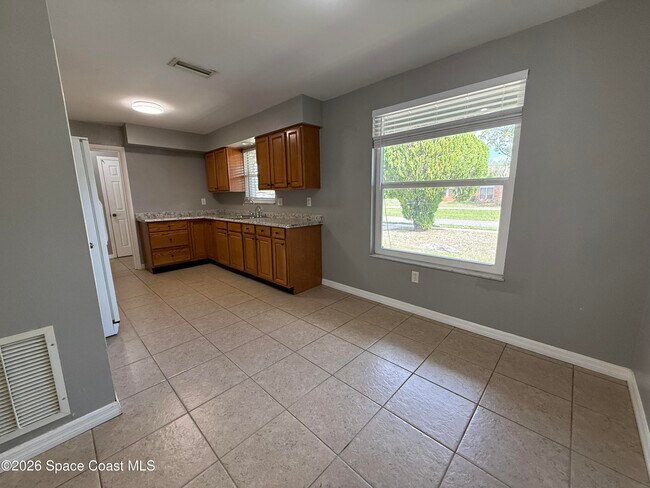 Foto del edificio - 1295 Country Club Blvd