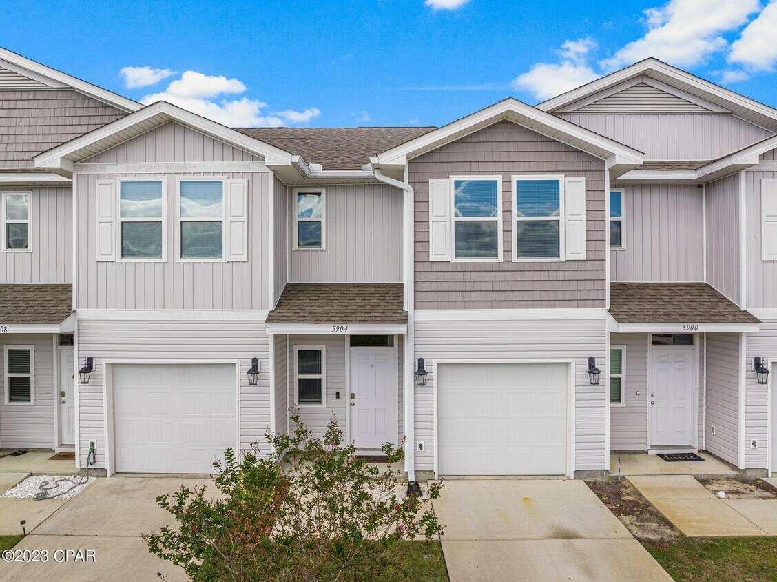 5904 Callaway Cir, Panama City, FL 32404 Room for Rent in Panama City